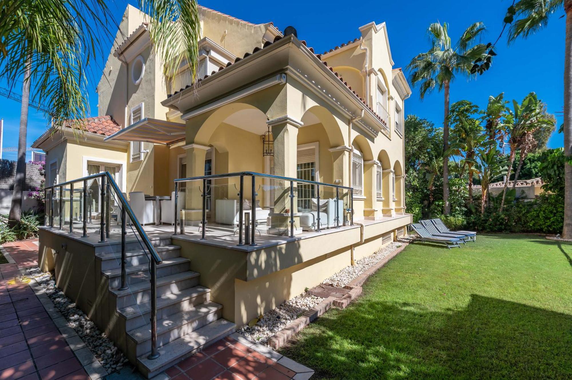 Beachside With Heated Pool Villa