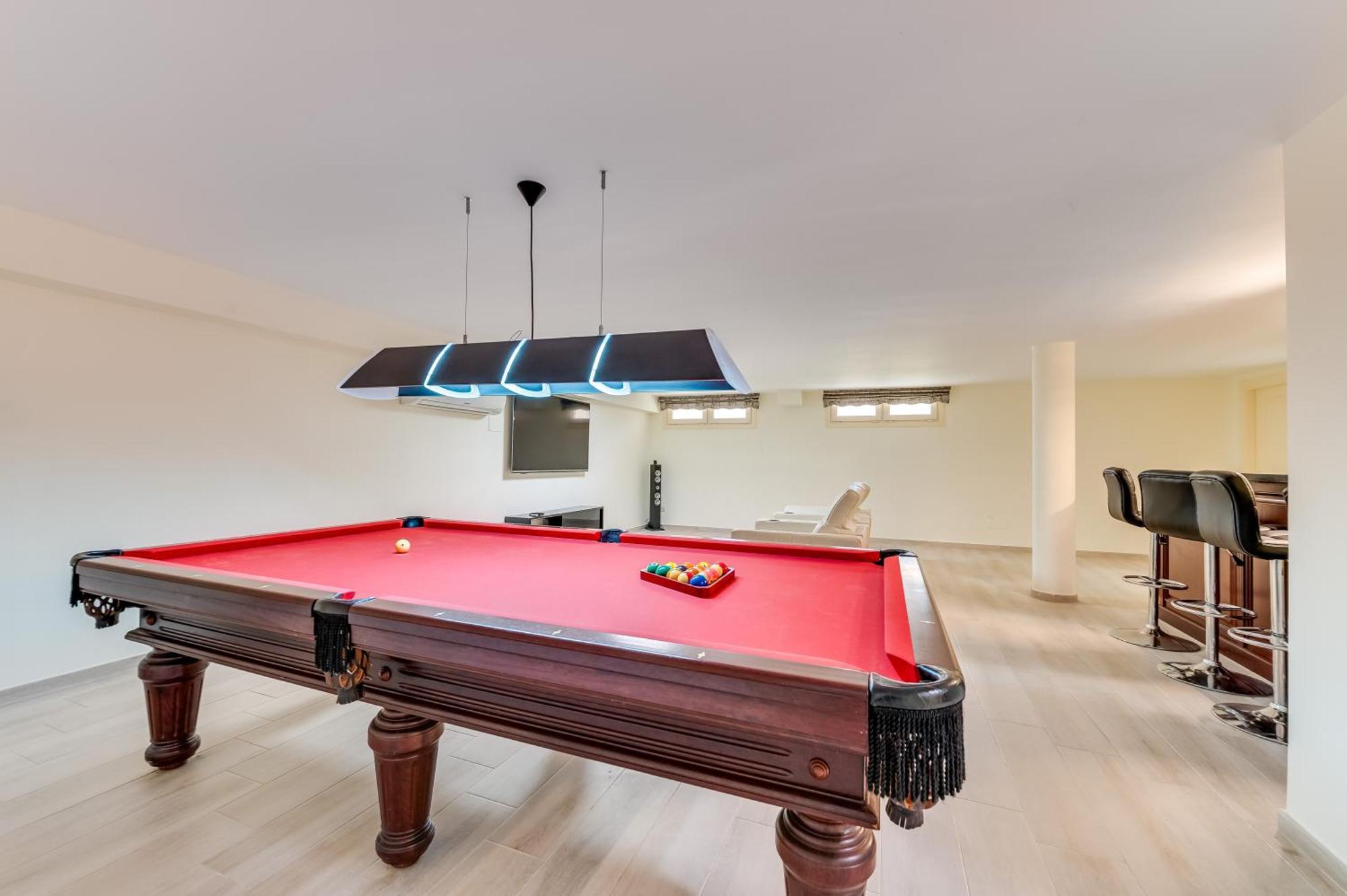 Beachside With Heated Pool Villa Marbella