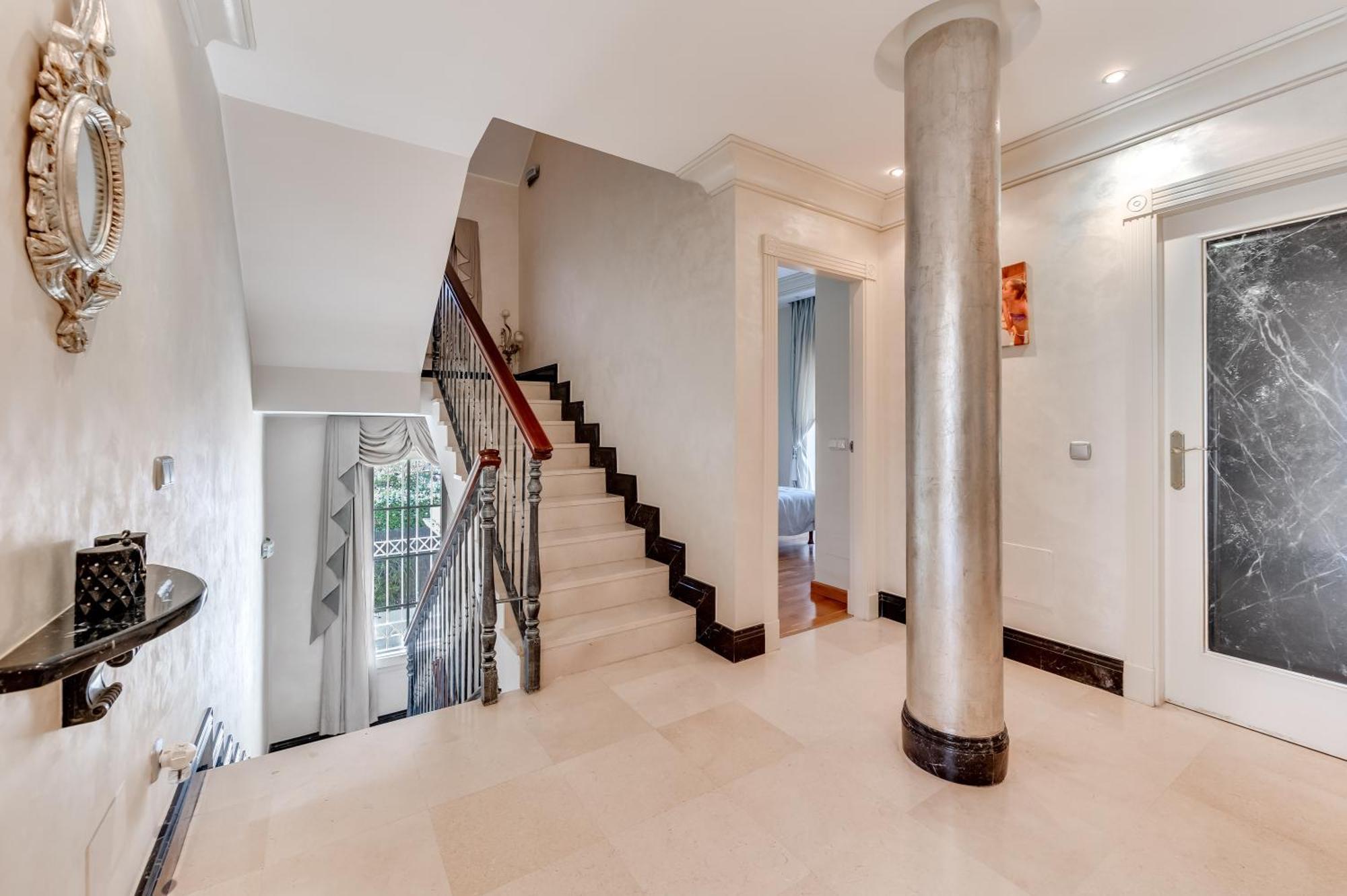 Beachside With Heated Pool * Marbella