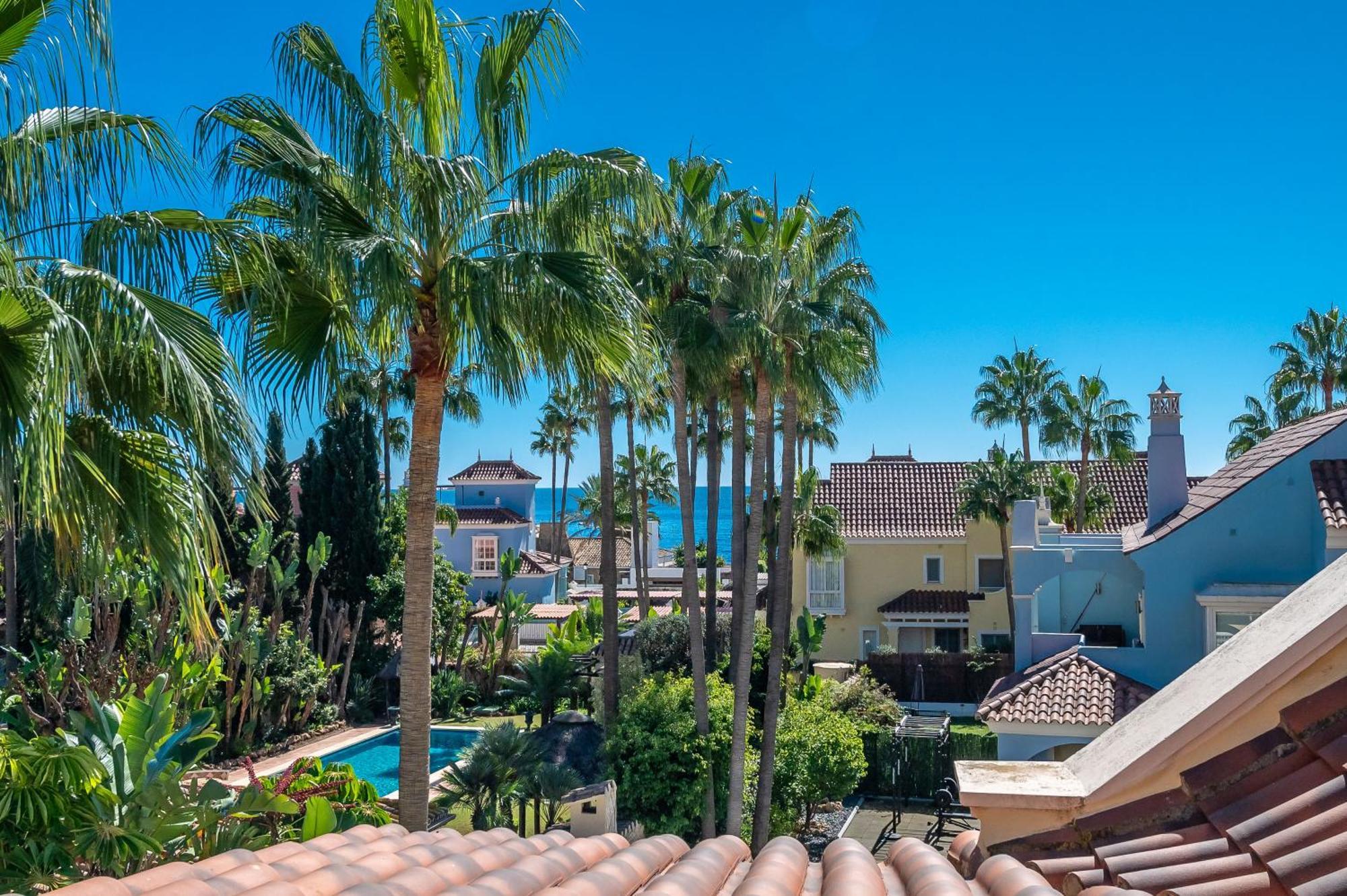 Beachside With Heated Pool Villa *