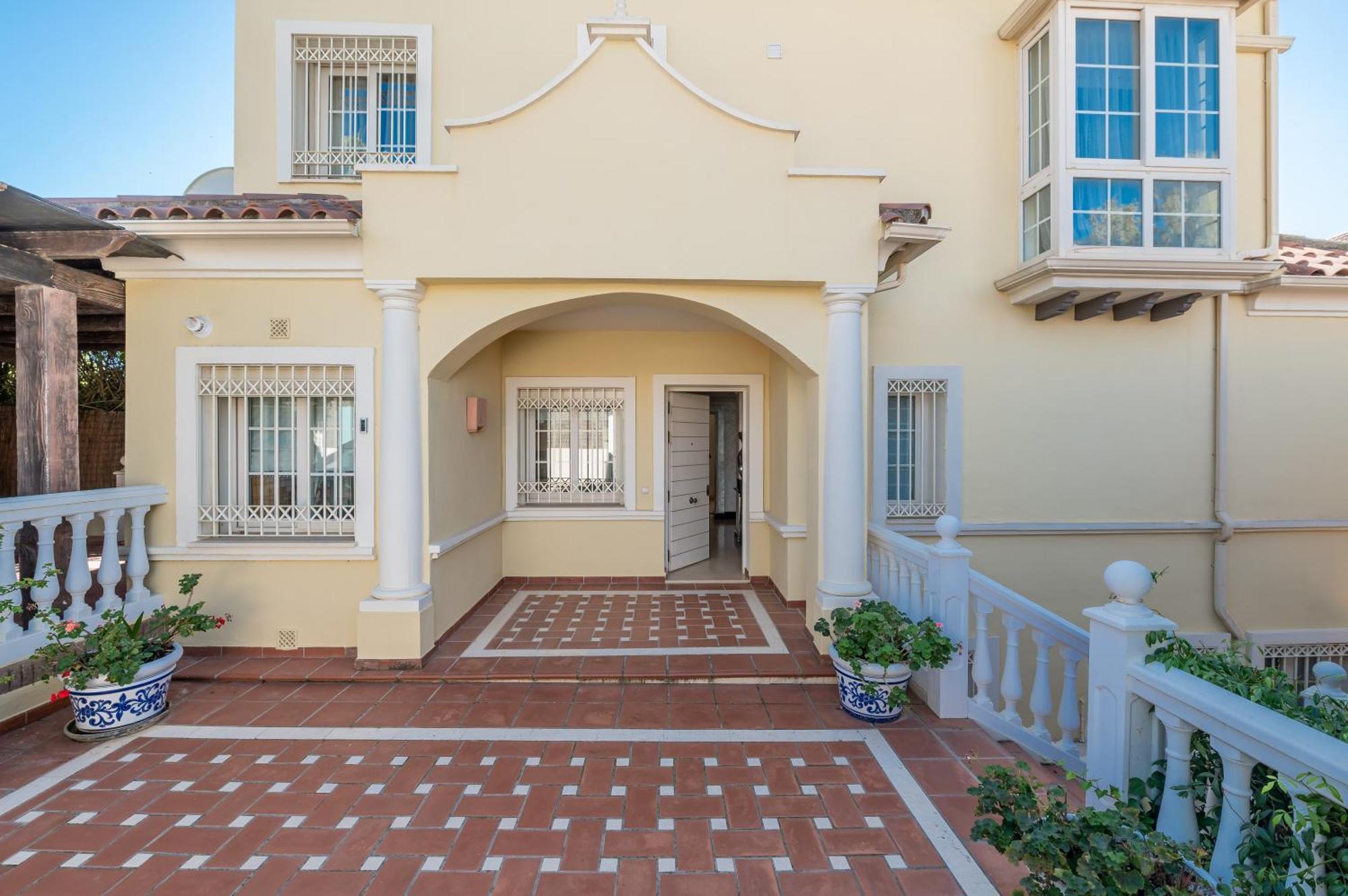 Villa Beachside With Heated Pool