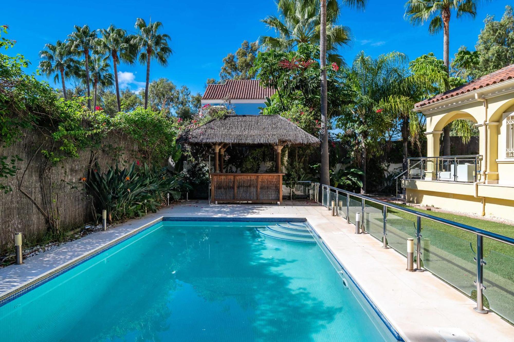 Villa Beachside With Heated Pool