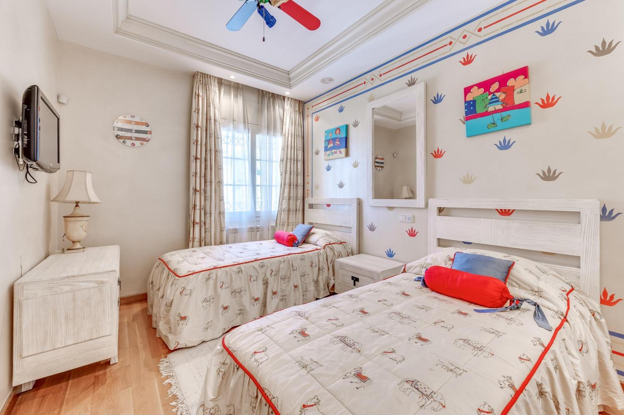 Beachside With Heated Pool Villa Marbella